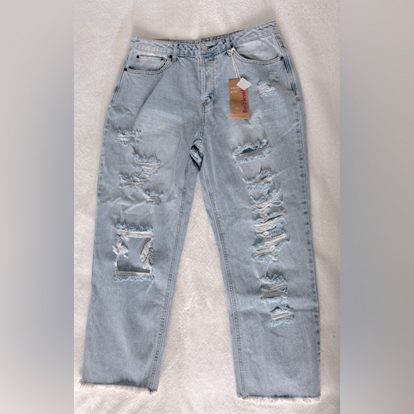 Vanilla Star High Rise Light Wash Boyfriend Jeans, Size 15 - NWT - Picture 5 of 13